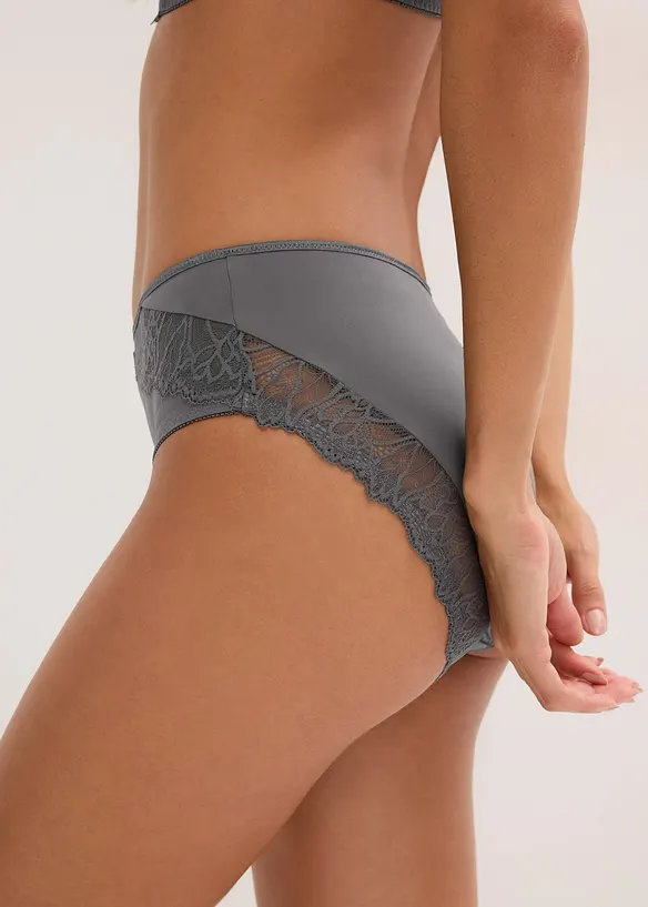 Truse med h&oslash;y midje og nydelige blonder, bonprix