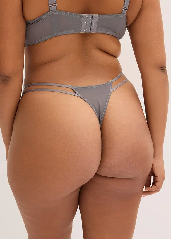 Tangatruse med string i fint blondemateriale, bonprix