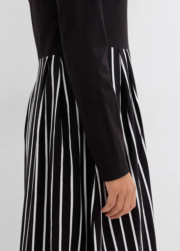 Trikotkjole i bomull, midi-lengde, bonprix