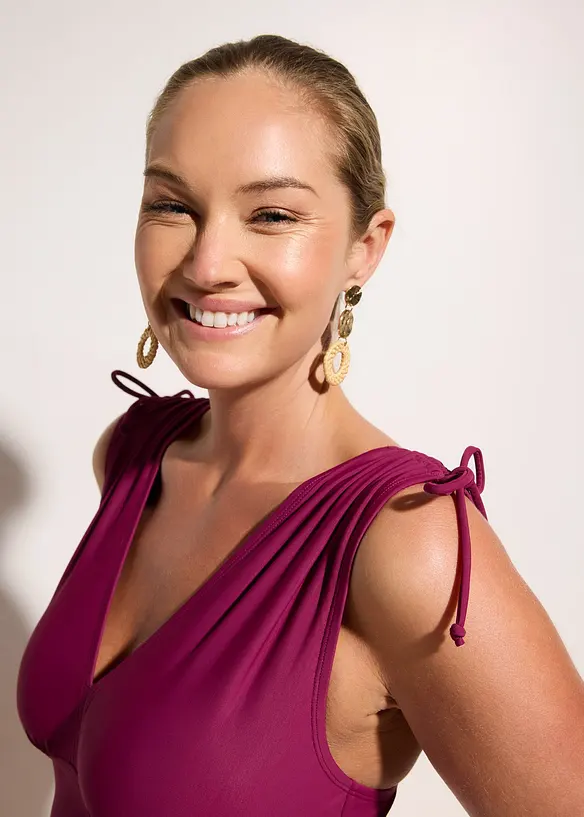 Shape-badedrakt med brede skulderb&aring;nd, lett formende, bonprix