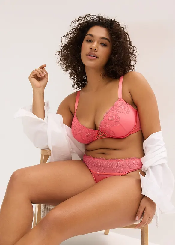 Truse med s&oslash;ml&oslash;st bakstykke, bonprix