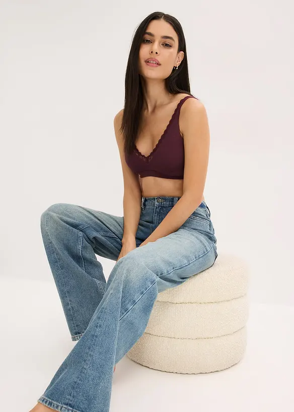 Bralette i ribbet materiale med &oslash;kologisk bomull og blonder, bonprix