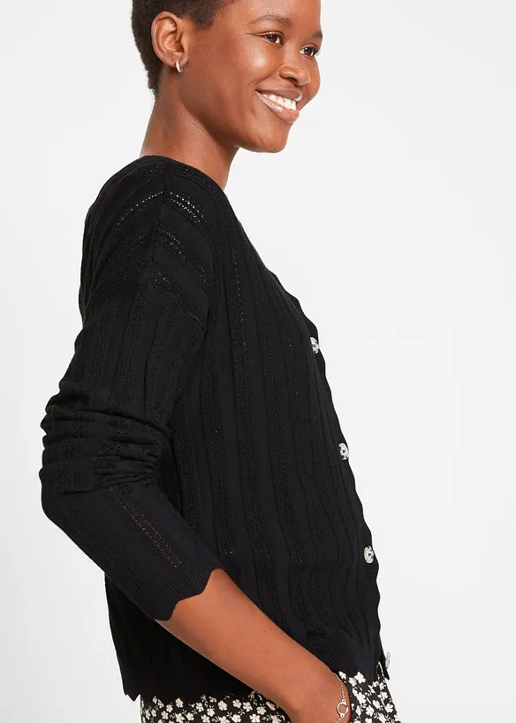 Kort strikkejakke med hullm&oslash;nster, bonprix