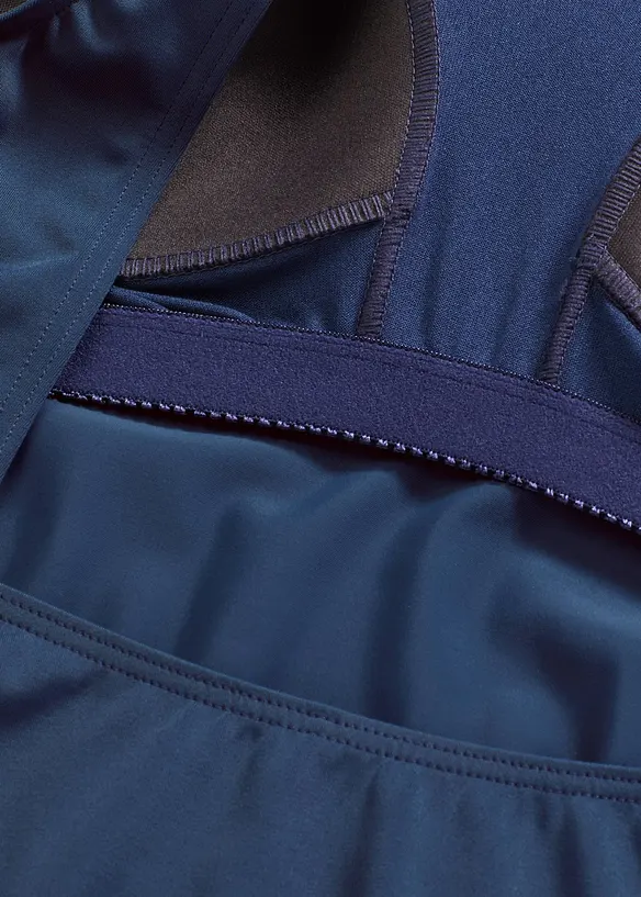 Badedrakt med dyp utringning i ryggen, bonprix