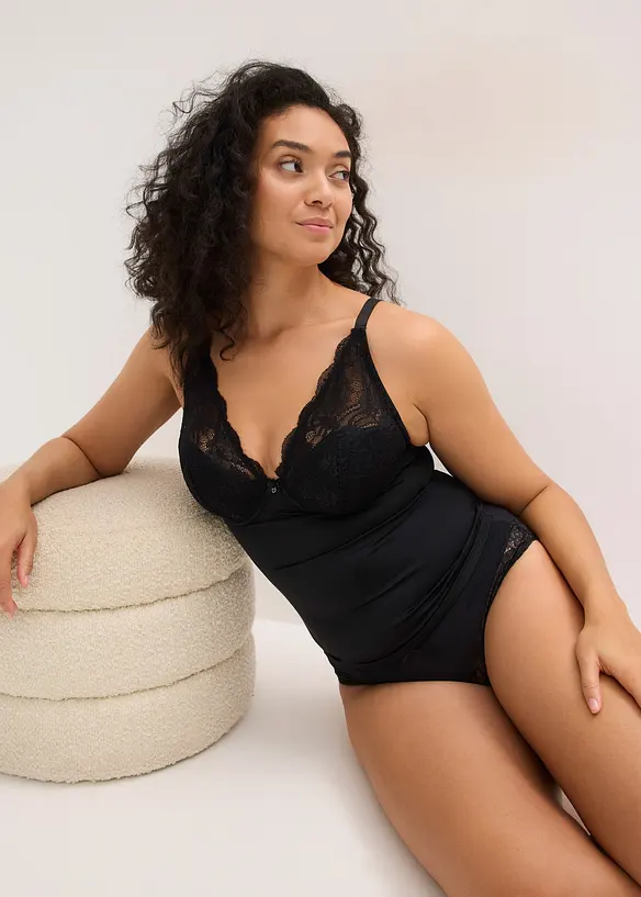 Shape BH-topp med vatterte cuper og blonder, middels formende, bonprix