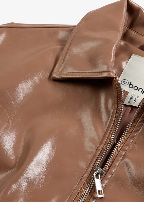 Kort jakke i imitert skinn, bonprix