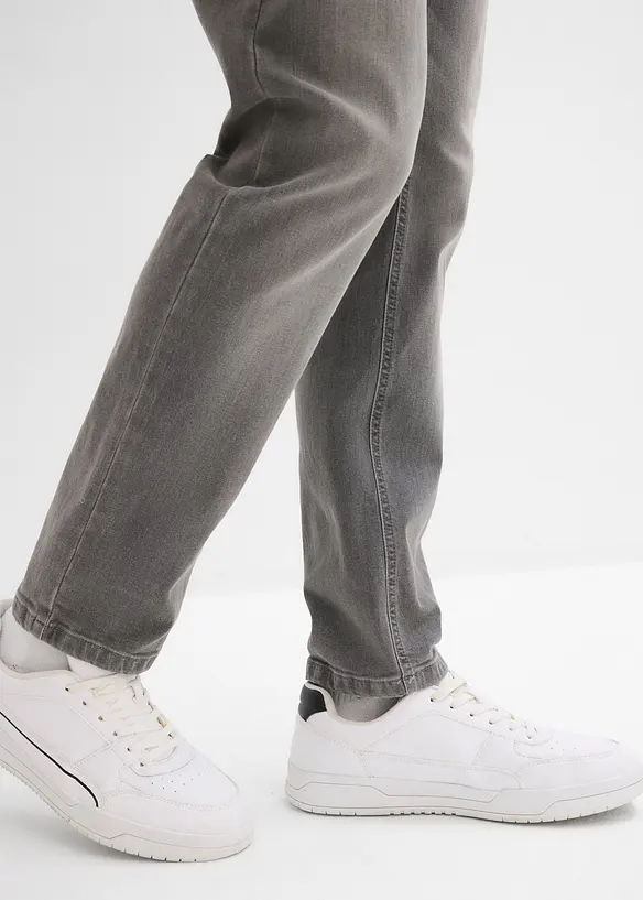 Regular Fit-jeans med stretch og belte, Straight, bonprix