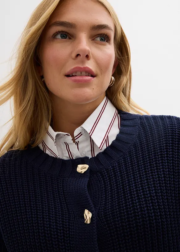 Grovstrikket cardigan med hamrede knapper, bonprix
