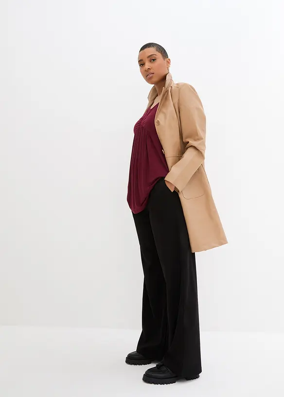 Lett k&aring;pe i imitert skinn og sjalskrage, innsvinget, bonprix