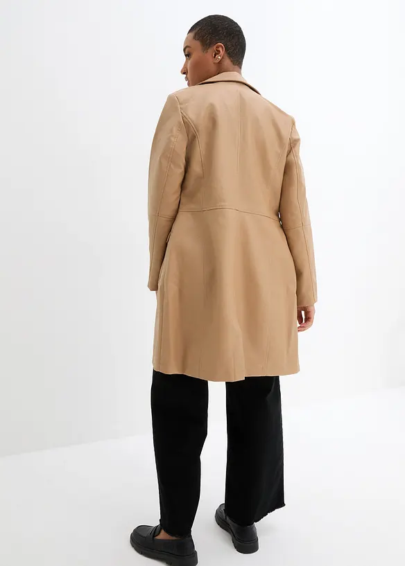 Lett k&aring;pe i imitert skinn og sjalskrage, innsvinget, bonprix