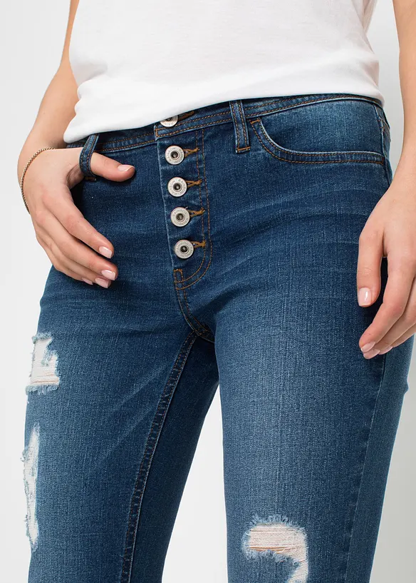 En kortere destroyed-jeans, bonprix