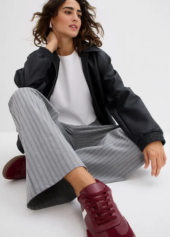 Slip on-bukse i fint fallende materiale, bonprix