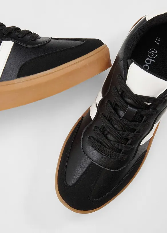 Plat&aring;sneakers i retrostil, bonprix