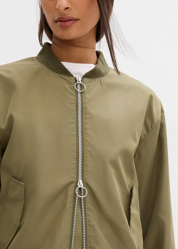 Pilotjakke i vid modell med leopardm&oslash;nstret f&ocirc;r, bonprix