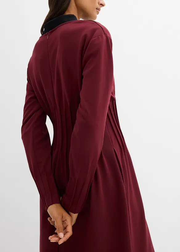 Behagelig kjole i viskosemiks med fine folder, bonprix