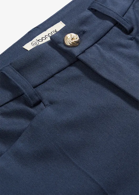 7/8-bukse med utsvingte ben og dekorativ knapp, bonprix