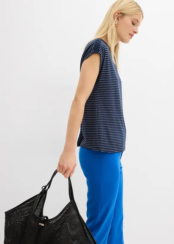 Topp i lett viskose med besetning i sateng, bonprix