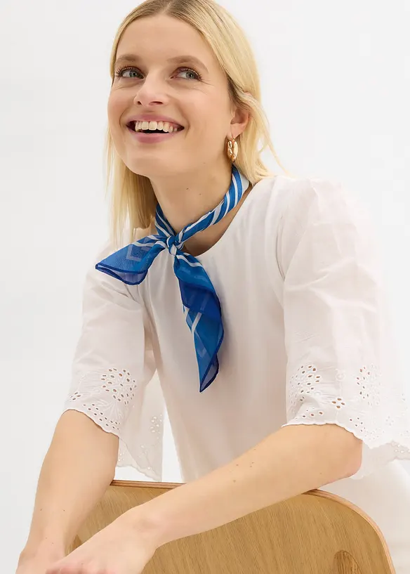 Topp med hullbroderier, bonprix