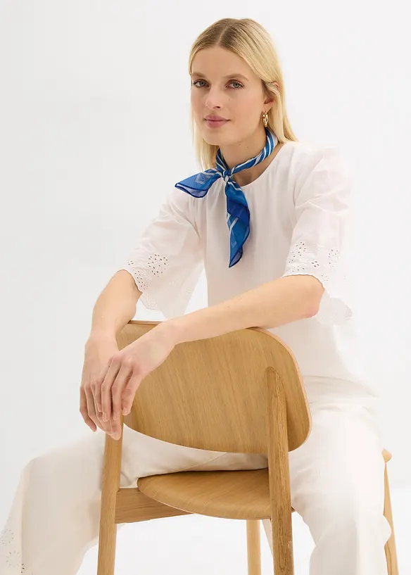 Topp med hullbroderier, bonprix