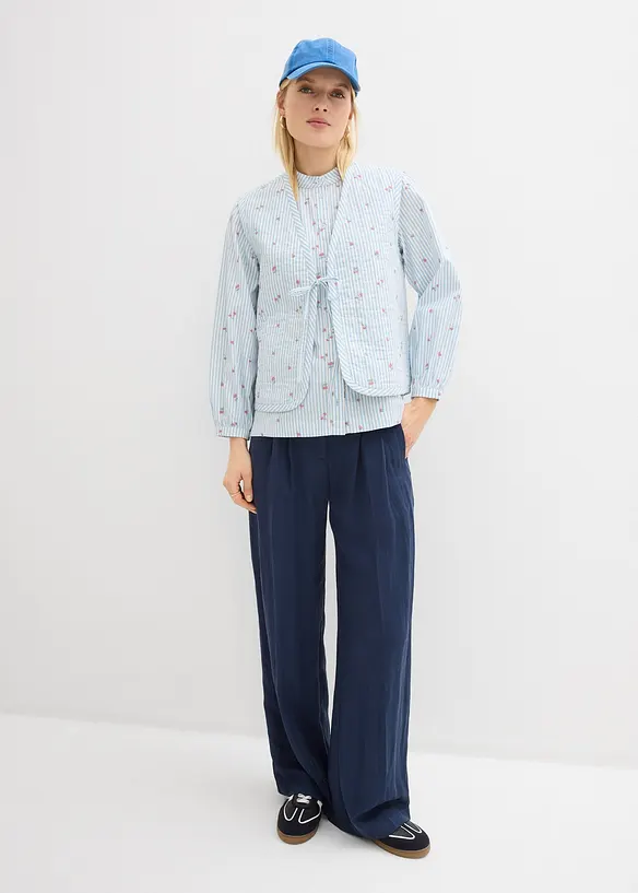 Vattert vest med blomsterbroderier, bonprix