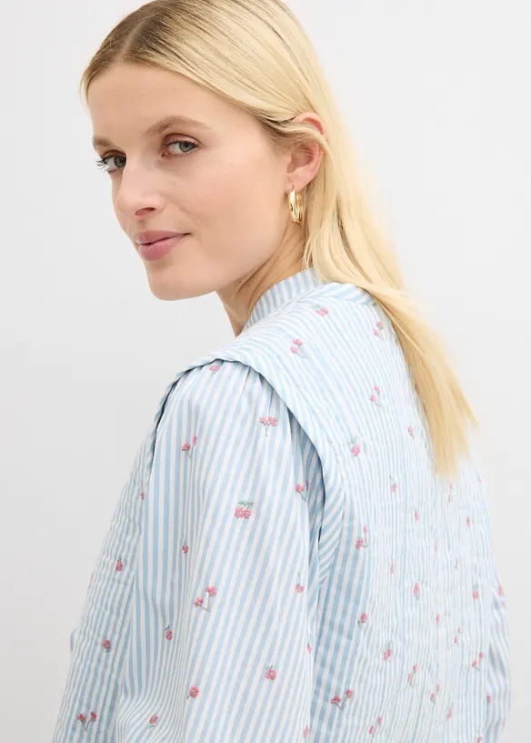 Vattert vest med blomsterbroderier, bonprix