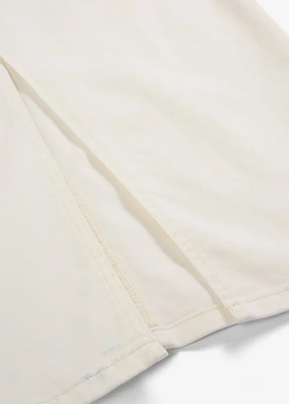 Jeansskj&oslash;rt i midilengde, bonprix