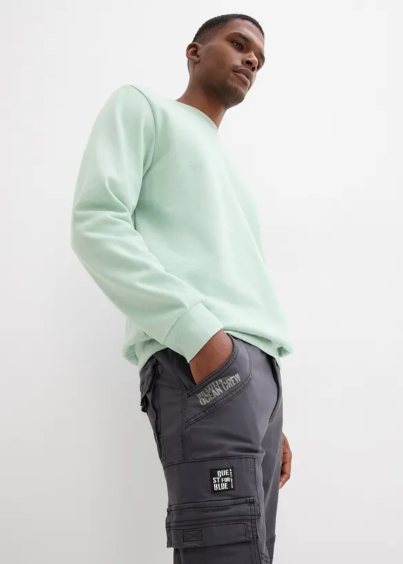 Bermudashorts i lang modell med stretch og cargolommer, Regular Fit, bonprix