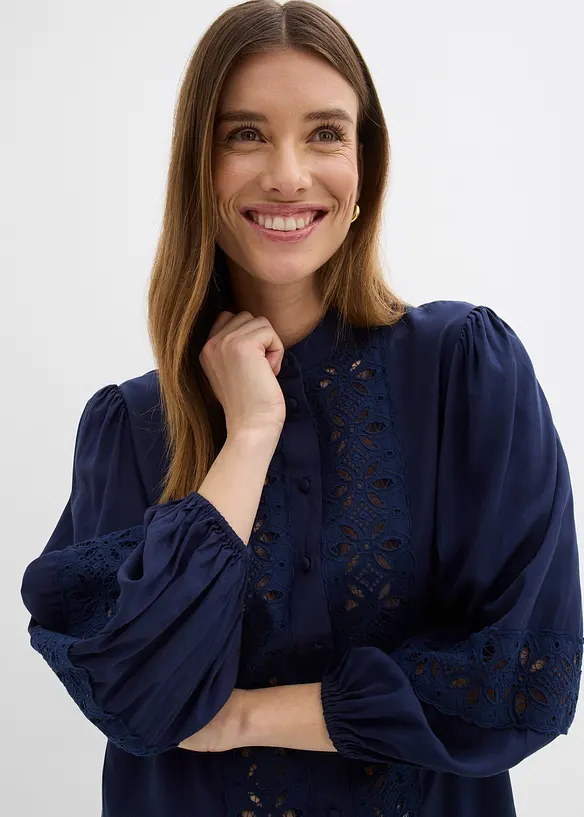 Bluse i myk viskosemiks med blonder, bonprix