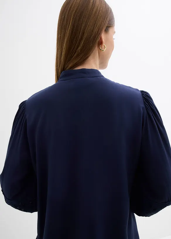 Bluse i myk viskosemiks med blonder, bonprix