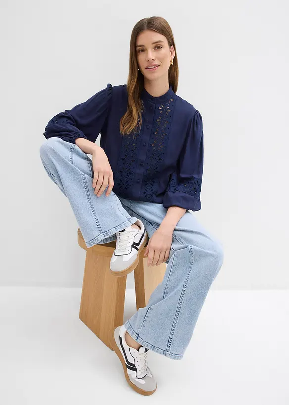 Bluse i myk viskosemiks med blonder, bonprix