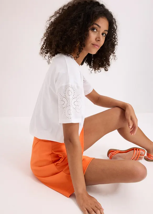 Topp med hullbroderi, bonprix