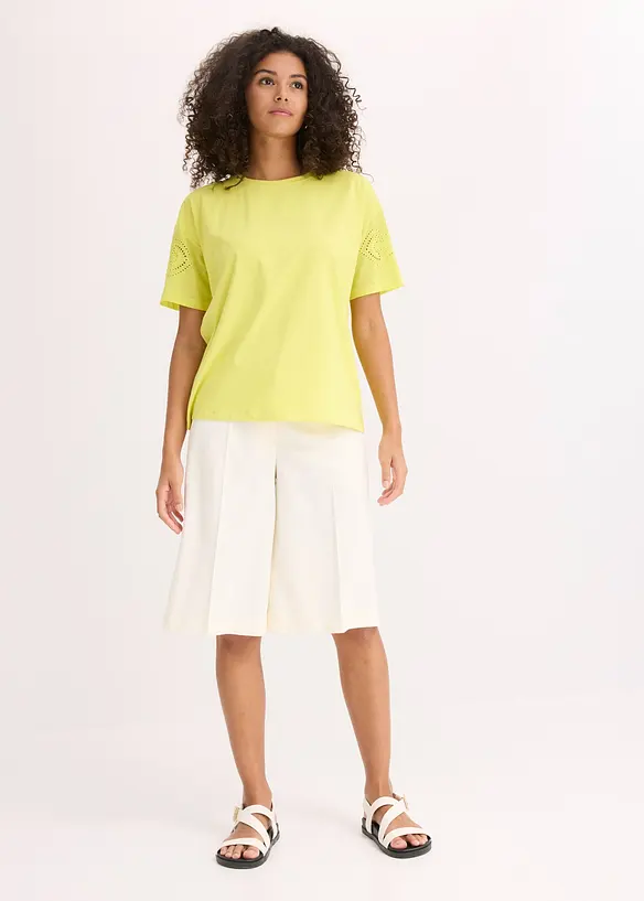 Topp med hullbroderi, bonprix