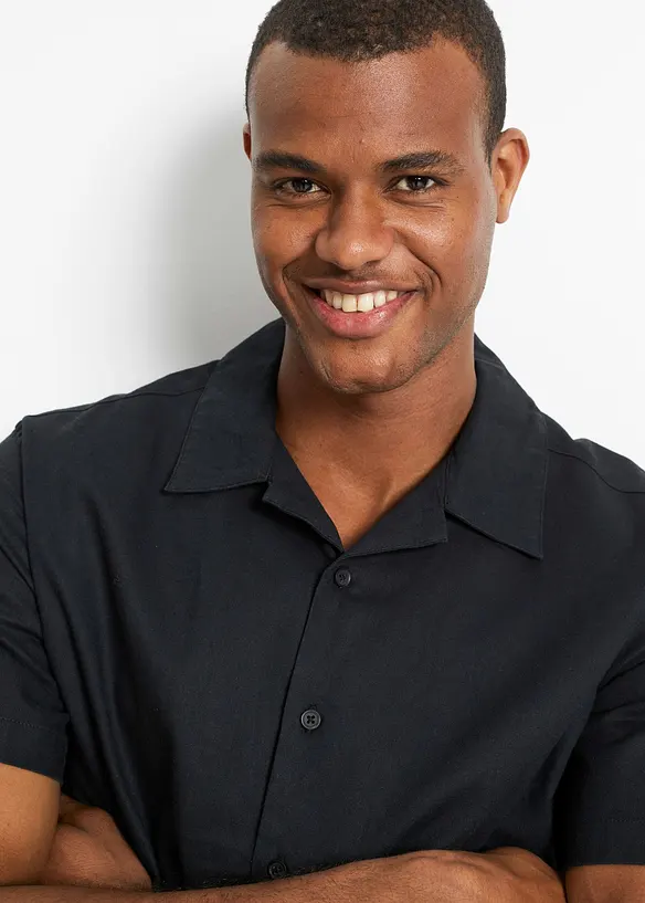 Kortermet skjorte av luftig linmiks, Loose Fit, bonprix