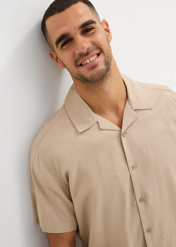 Kortermet skjorte av luftig linmiks, Loose Fit, bonprix