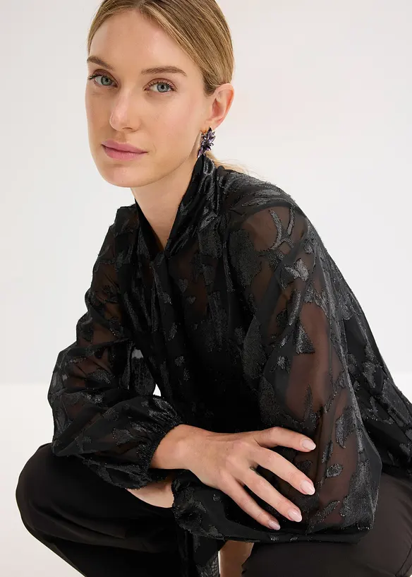 Oversized bluse med broderi, bonprix