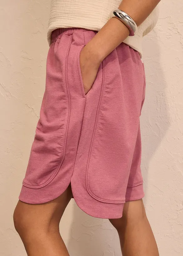 Sweatshorts i formstabil bomullsmiks og vid modell, bonprix