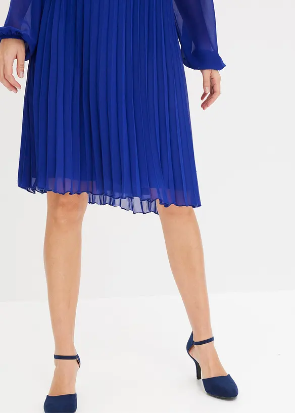 Minikjole i lett chiffon med pliss&eacute;folder, bonprix