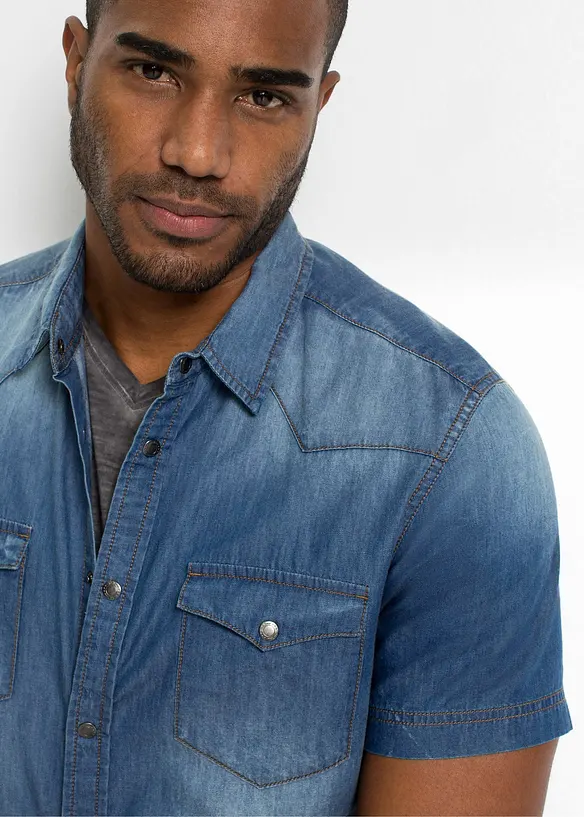 Kortermet skjorte i denim i &oslash;kologisk bomull, Slim Fit, bonprix