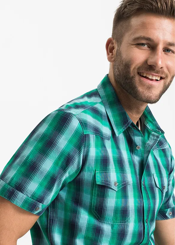 Kortermet skjorte med p&aring;sydde lommer, bonprix