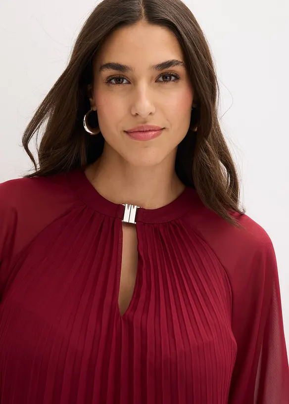 Minikjole i lett chiffon med pliss&eacute;folder, bonprix