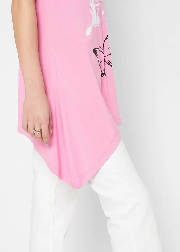 Lang topp med snipper i falden og sommerfugler, bonprix