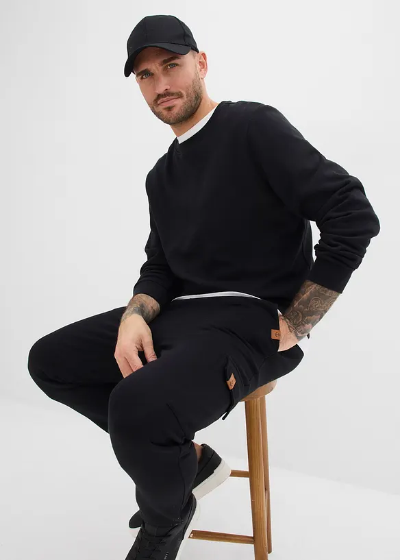 Joggebukse i 100% &oslash;kologisk bomull og cargomodell, bonprix