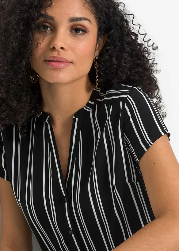 Kortermet bluse i 100% viskose, bonprix