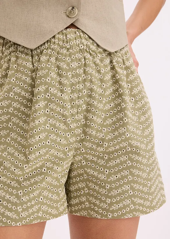 Shorts med hullbroderier, bonprix