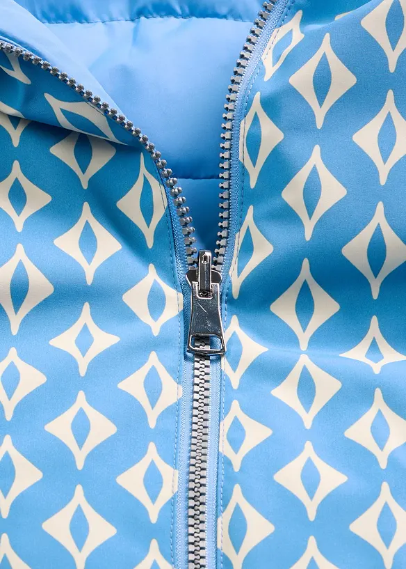 Lett, vendbar og vattert jakke med trykk, bonprix