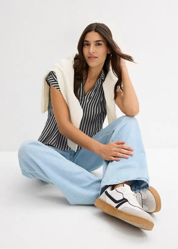 Kortermet bluse i lett viskose, bonprix