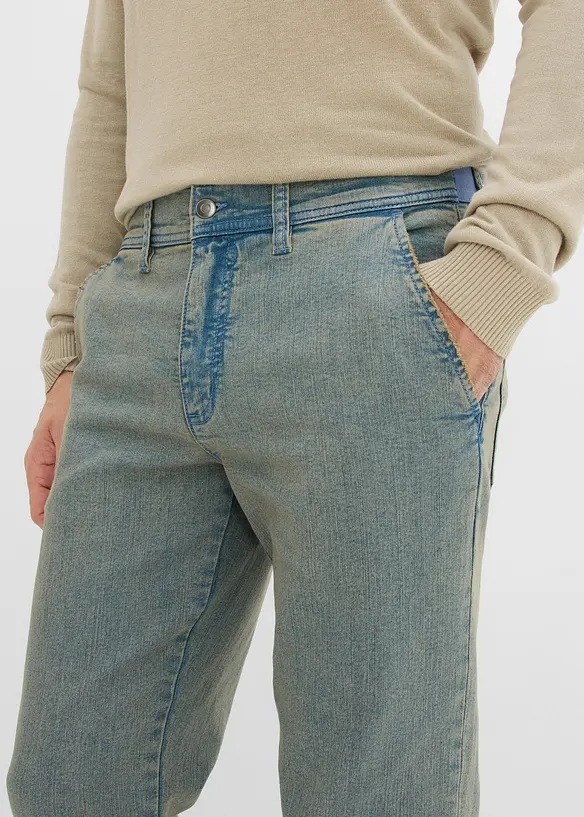 Relaxed fit-jeans i lett denim med stretchlinning, Straight, bonprix