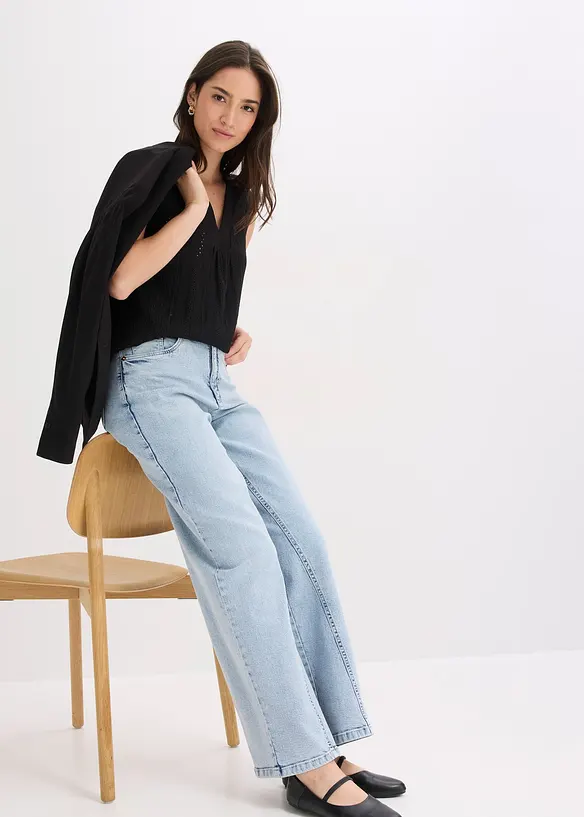 Topp med hullbroderi, bonprix