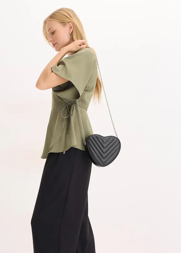 Kortermet bluse med dyp utringning, bonprix