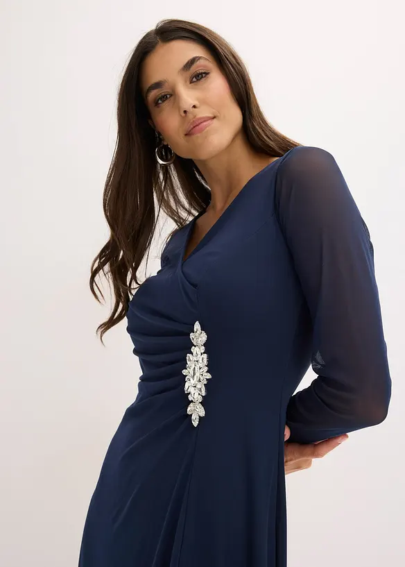 Selskapskjole av delikat tyll med stenapplikasjon, bonprix